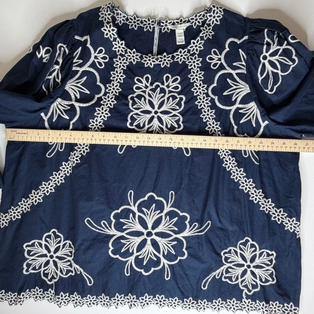 Cato Floral Embroidered Boho Blouse Size 22/24W Navy Cotton Ramie Cottage Chic - Picture 9 of 9